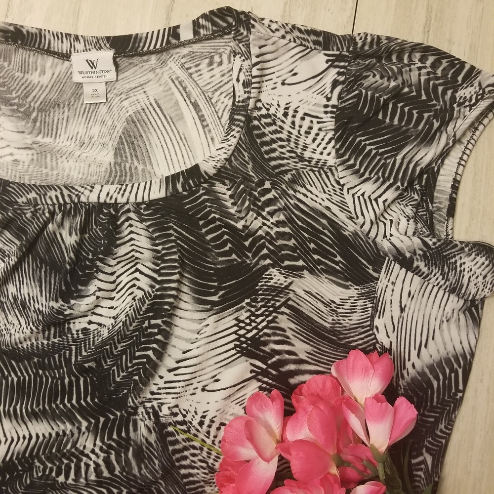 LAST CHANCE! Worthington 2X cap sleeve top